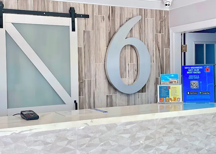 Motel 6 , Ca