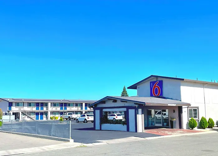 Motel 6 , Ca